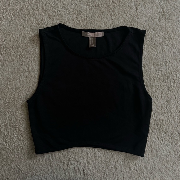 Perfect Basic Black Crop Top - Picture 1 of 4